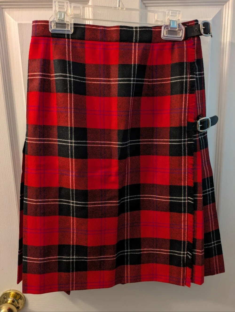 Glengary Scotland Vintage 100% Wool Tartan Wrap Pleated Skirt with Buckle Detail - Picture 14 of 15